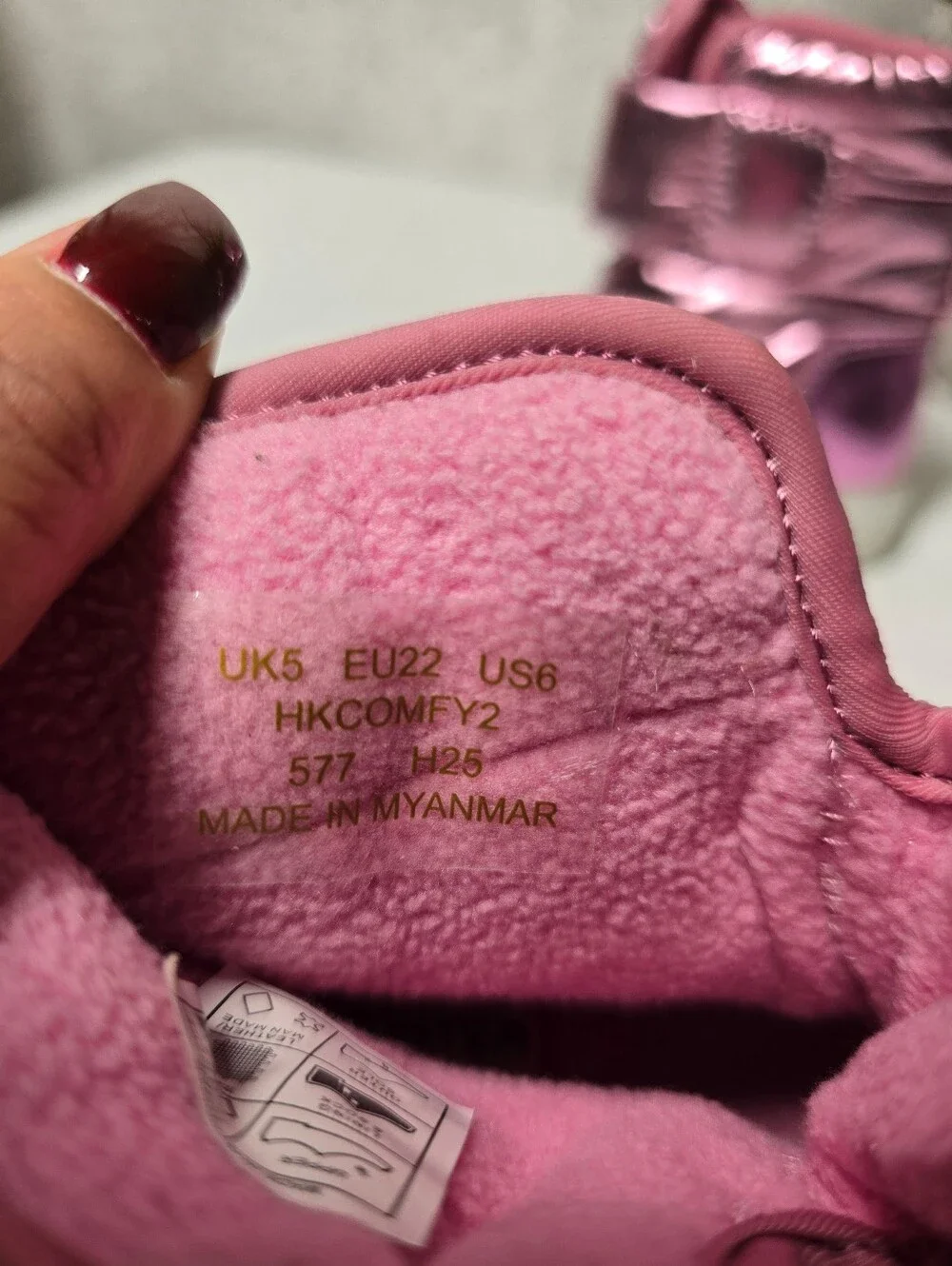 Hunter NWOB Kids' Waterproof Metallic Pink Snow Boots Size 6